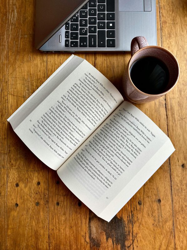 Histoires vraies de crimes : plongez dans le policier authentique.